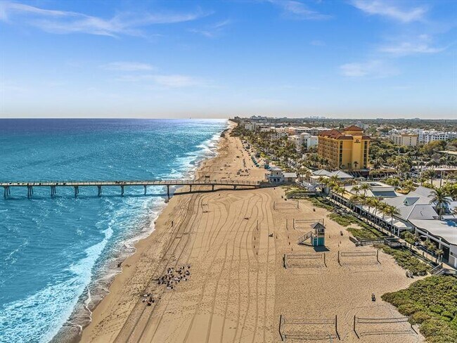 Building Photo - 1537 E Hillsboro Blvd