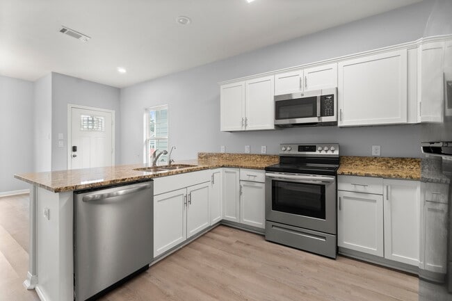 Building Photo - 16866 W Hammon