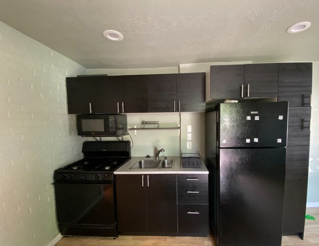 Building Photo - 550 N 970 W