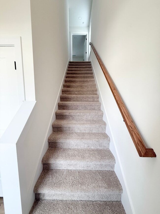 Building Photo - 3 Bedroom Home with 2 Car Garage and Resort Style Pool Access