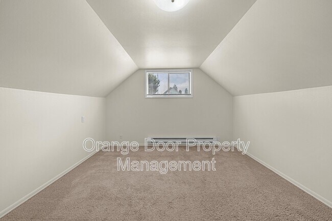 Building Photo - 834 S 72nd St