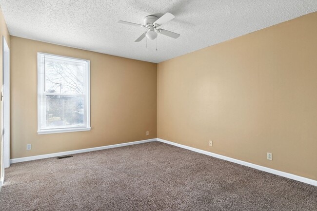 Building Photo - Quiet home near Fort Campbell- Waiting for you to call home