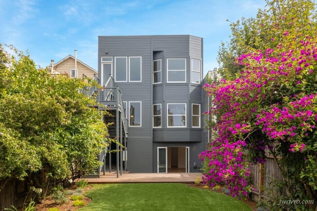 Building Photo - 80 28th St