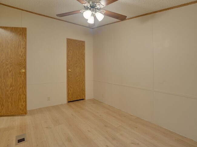 Building Photo - 3 Bedroom Single Family Home in Lady Lake