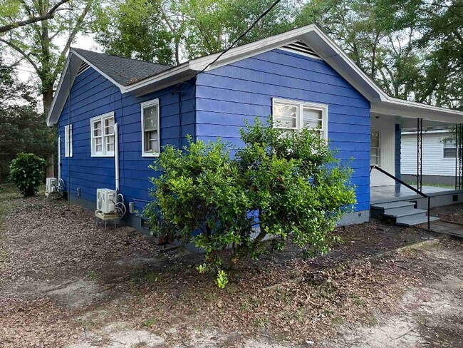 Building Photo - 916 Northside Dr