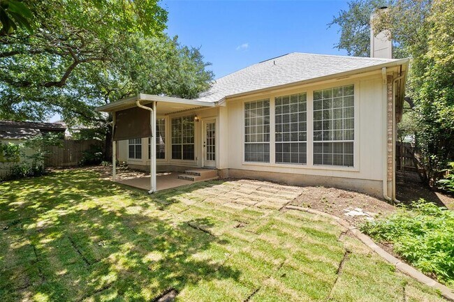 Building Photo - 1502 Azalea Dr