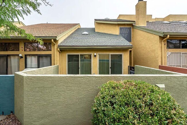 Building Photo - 3874 Paseo de Las Canchas