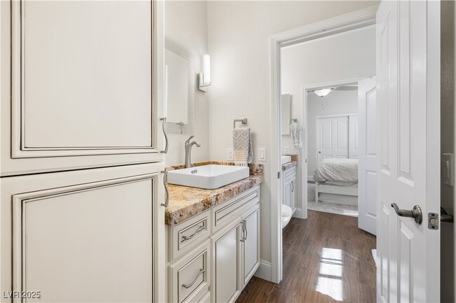 Building Photo - 10520 Narra Pl