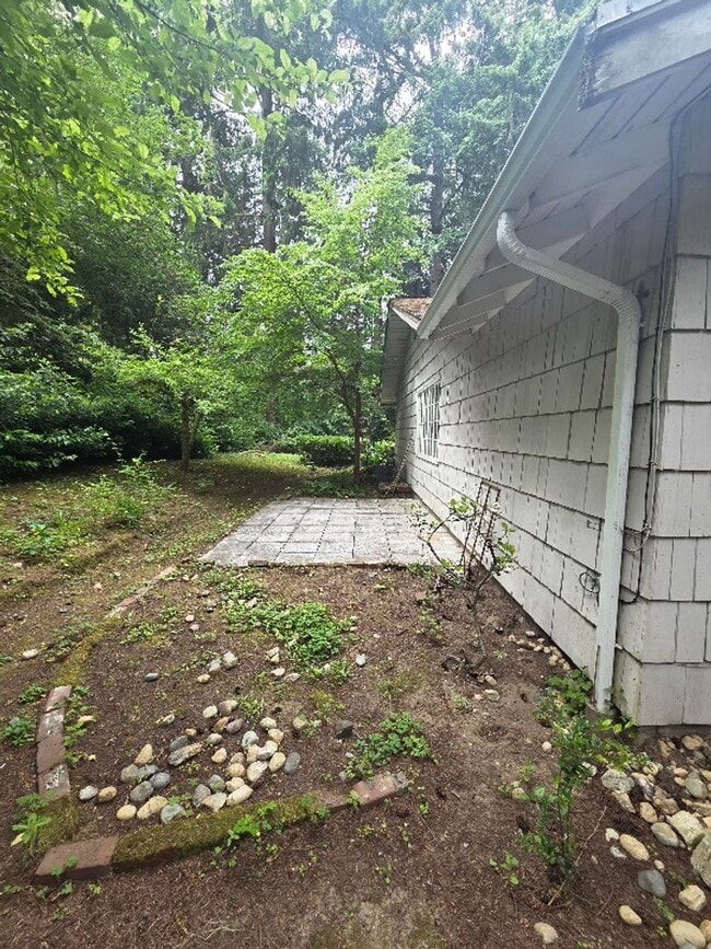 Building Photo - Private 4 Bedroom / 2.5 Bath Bridle Trails Acerage Property