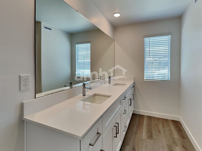 Building Photo - 12632 W Adair Dr