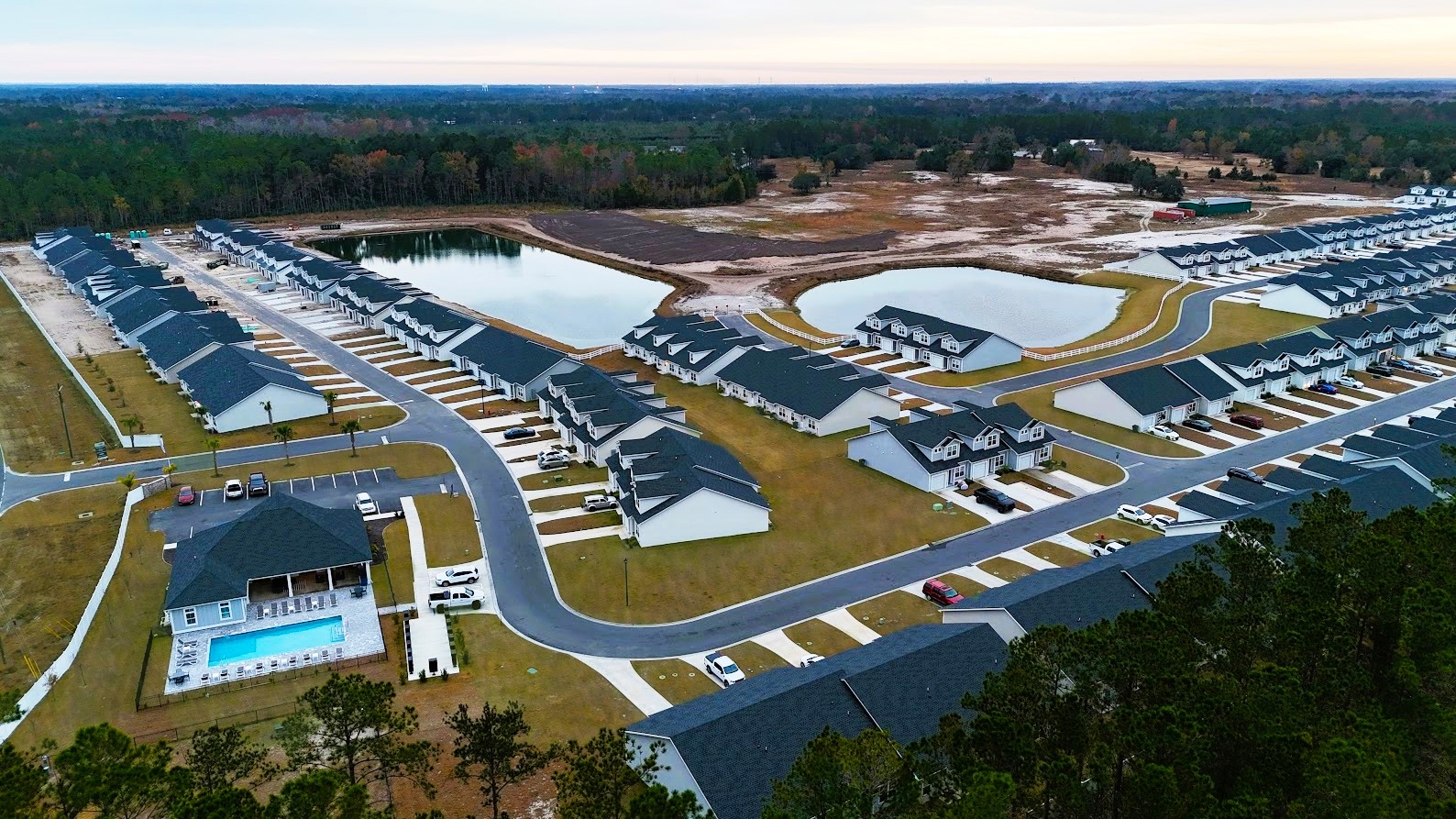 Building Photo - 998 Walker Point Way
