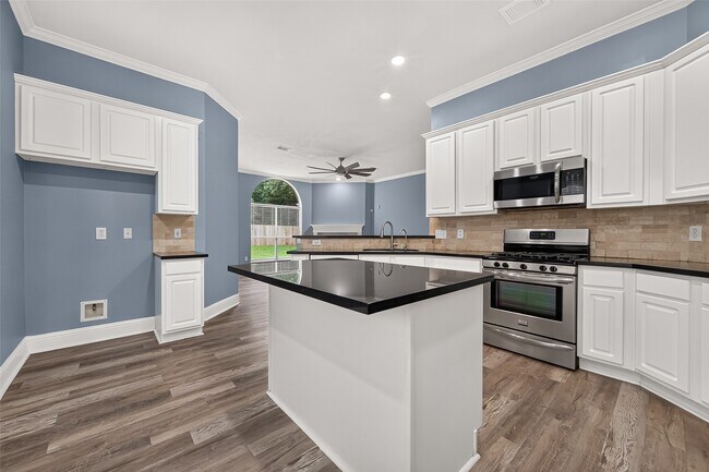 Building Photo - 14531 Chestnut Falls Dr