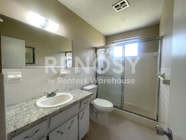 Building Photo - 2402 Ecuadorian Way