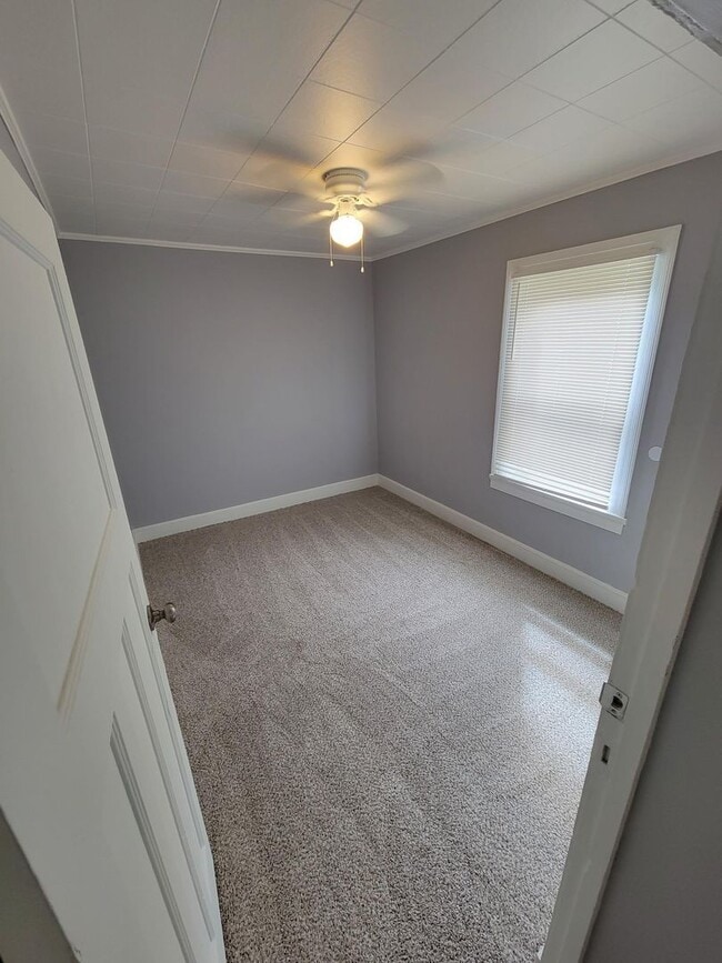 Building Photo - Great 3 bed 1 bath home coming in August!