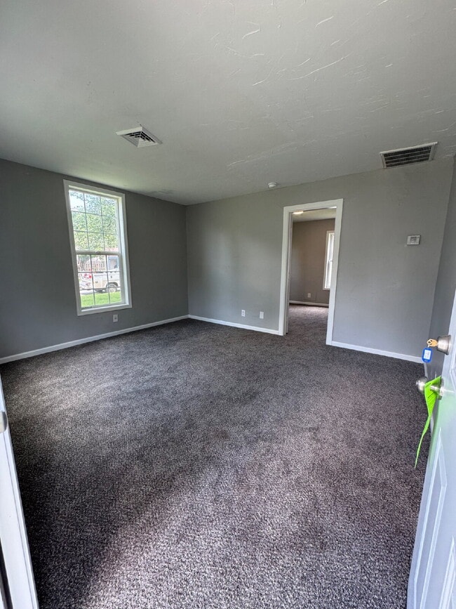 Building Photo - 804 S Terrace Dr