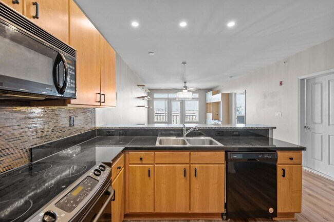 Building Photo - For Rent in Norfolk!