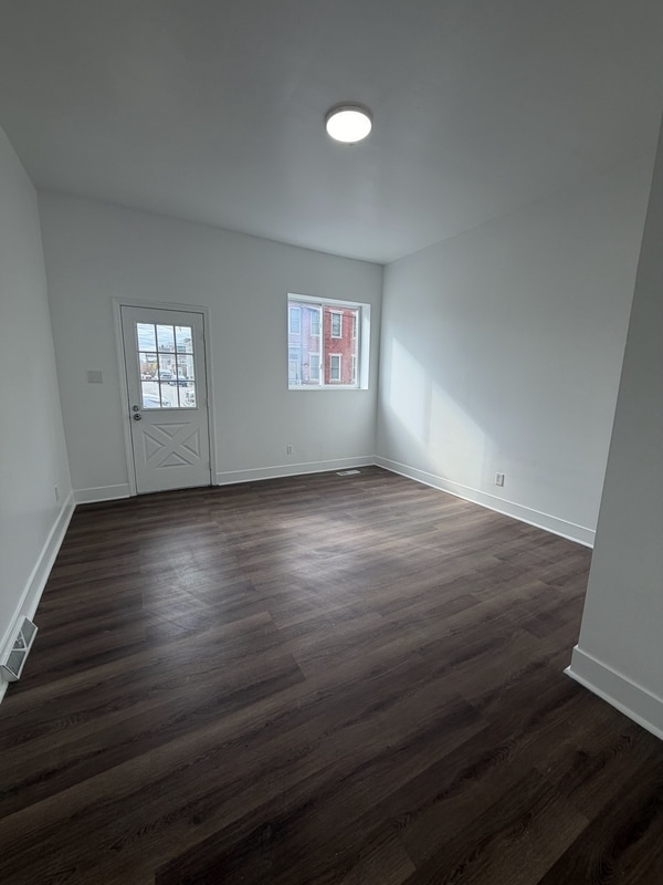 Building Photo - 121 44th St