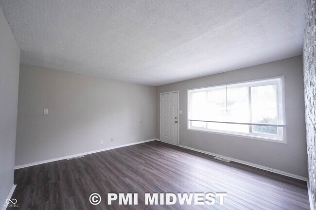 Building Photo - 4939 Katherine Dr