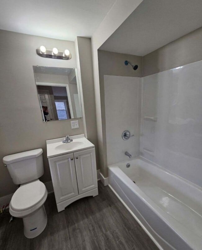 Building Photo - 273 New Hancock St