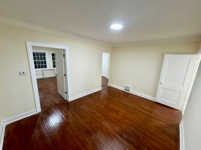 Building Photo - 1923 Freeman St