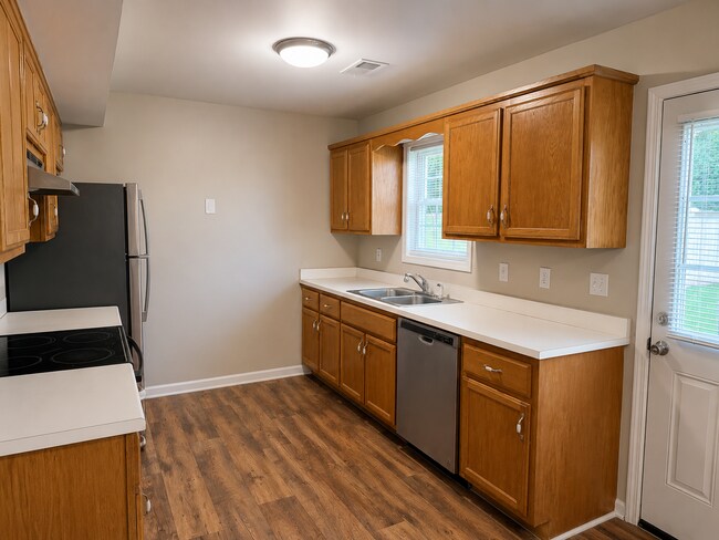 Building Photo - 1005 Shadow Ridge Ave
