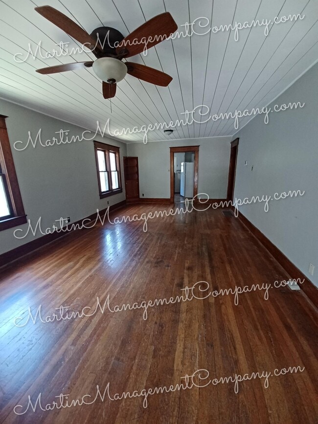 Building Photo - 1426 S Sneed Ave