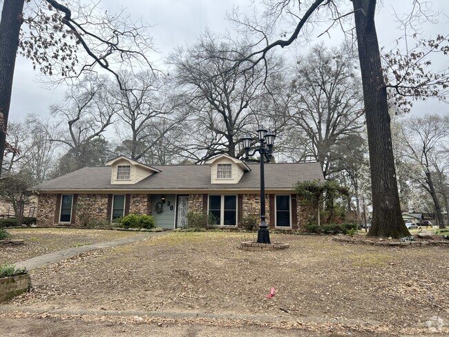 Building Photo - 30 Broadmoor Dr