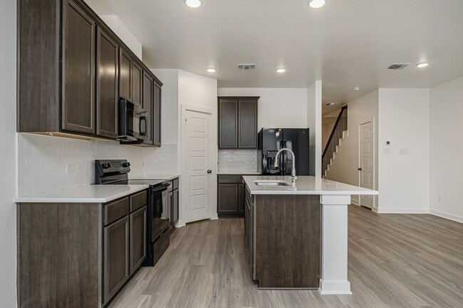 Building Photo - 8433 Adelaide Dr