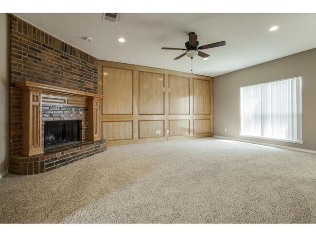 Building Photo - 137 W Clubview Ct