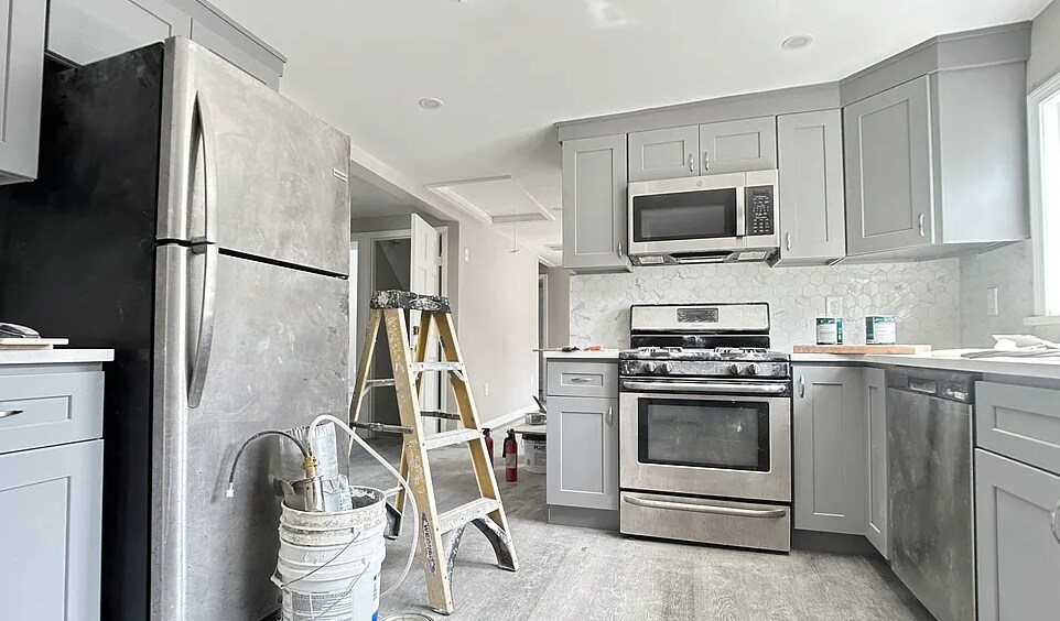 Building Photo - 16 Long Ave