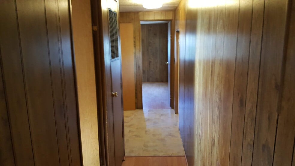 Building Photo - 102 Helms Cir