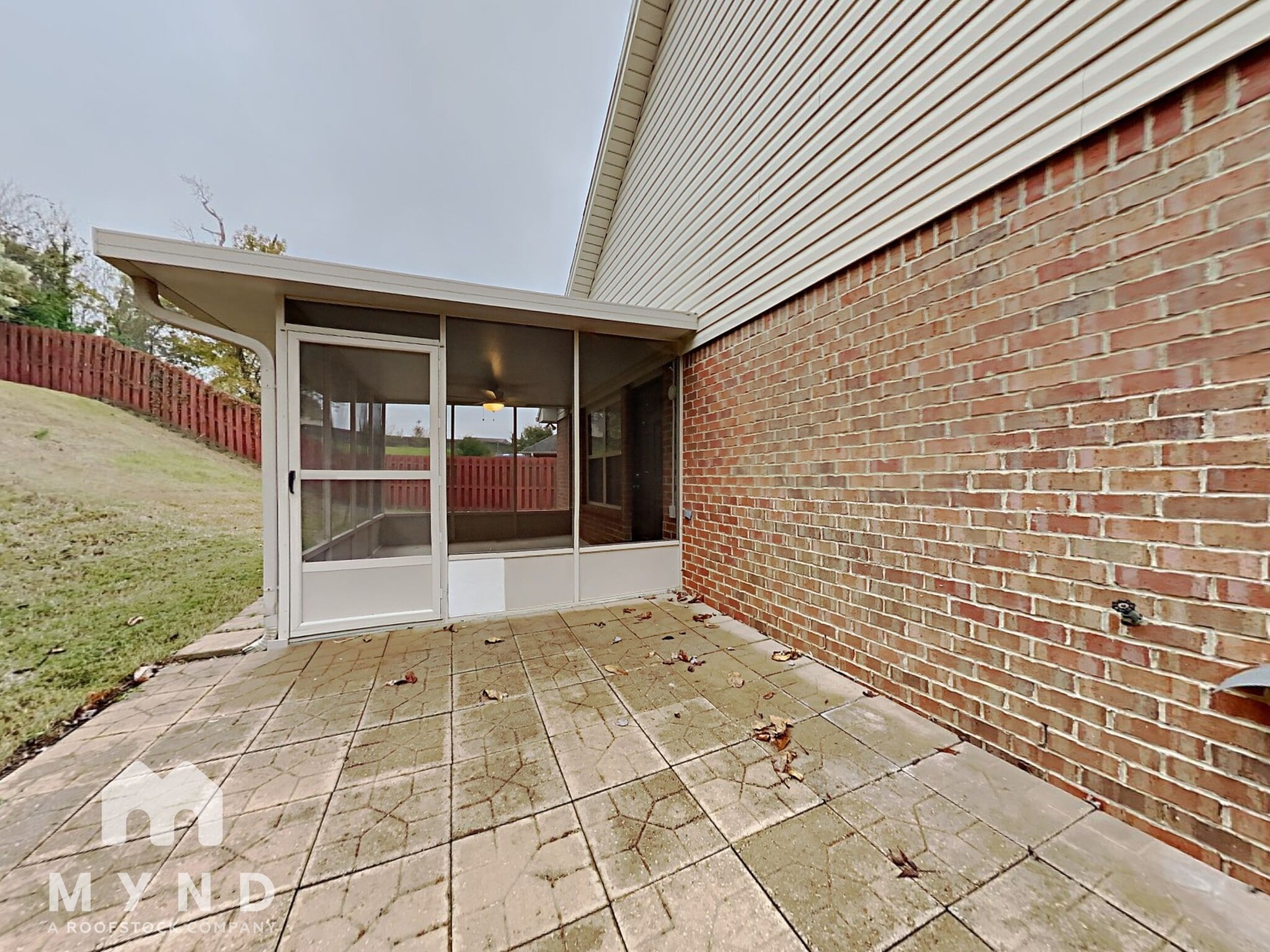 Building Photo - 2086 Edgewood Dr