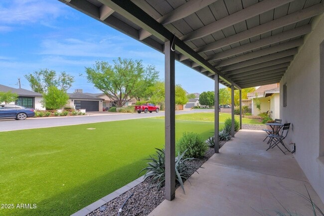 Building Photo - 4137 E Sells Dr