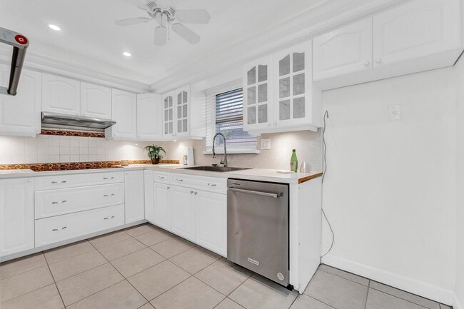 Building Photo - 5921 NE 15th Ave