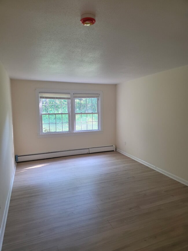 Building Photo - Woodman Way