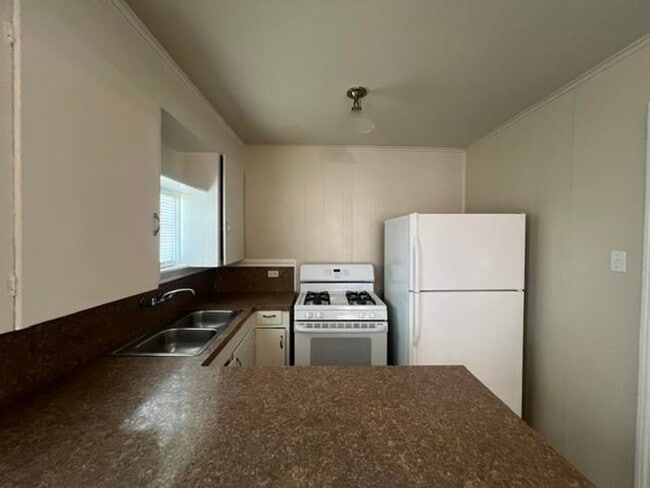 Building Photo - 2224 Cumberland Ave