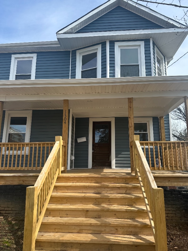 Building Photo - 1304 Floyd St