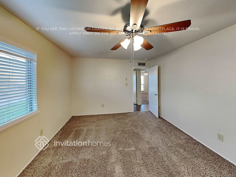 Building Photo - 5500 Squires Dr