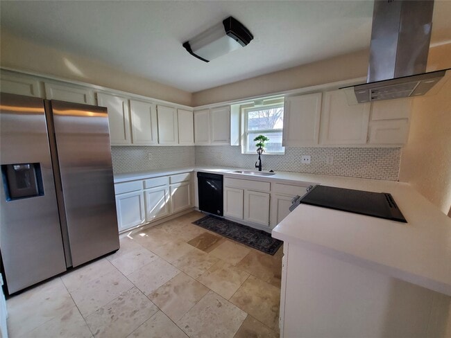 Building Photo - 2810 Arrowhead Dr