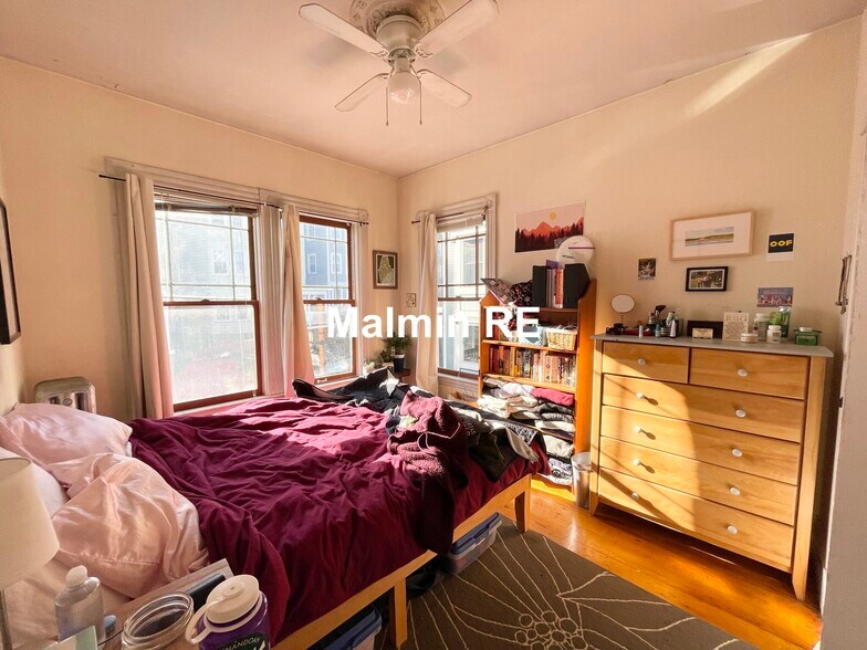 Building Photo - 67 Hillside St