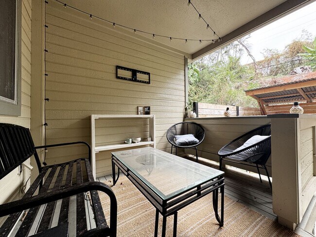 Building Photo - Pet Friendly Kailua Townhouse with A/C