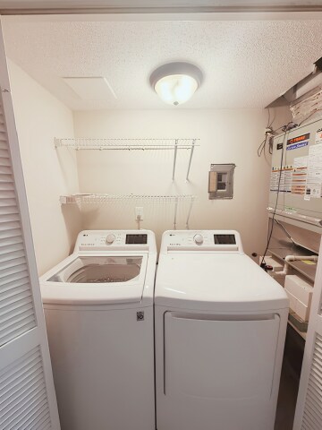 Building Photo - Beautifully Updated 3 Bedroom Condo with Community Pool in the Heart of Greenville!
