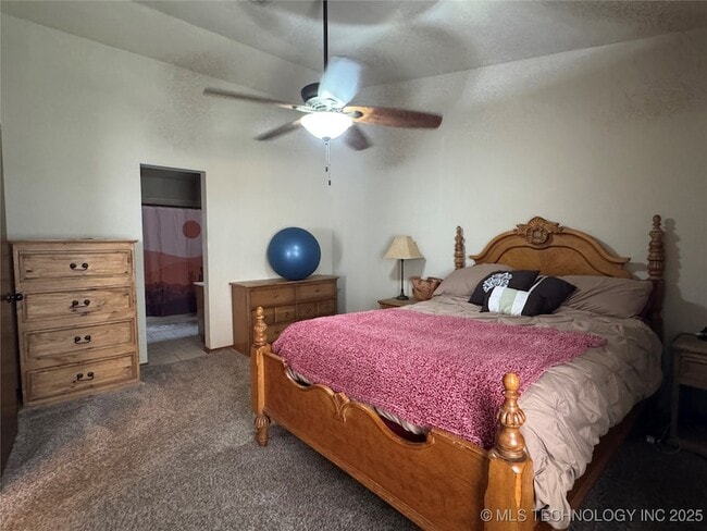 Building Photo - 14518 S Maple Ave