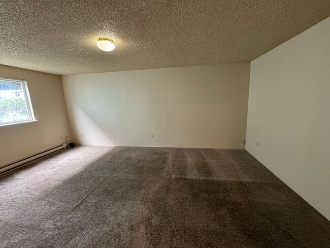 Building Photo - 498/A/