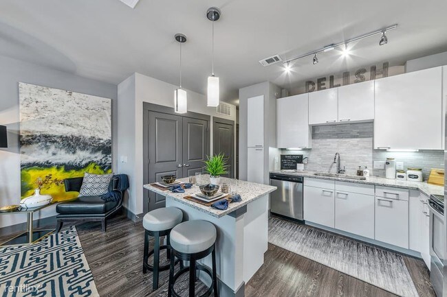 Building Photo - 2 br, 2 bath Condo - 604 N Eldridge Pkwy