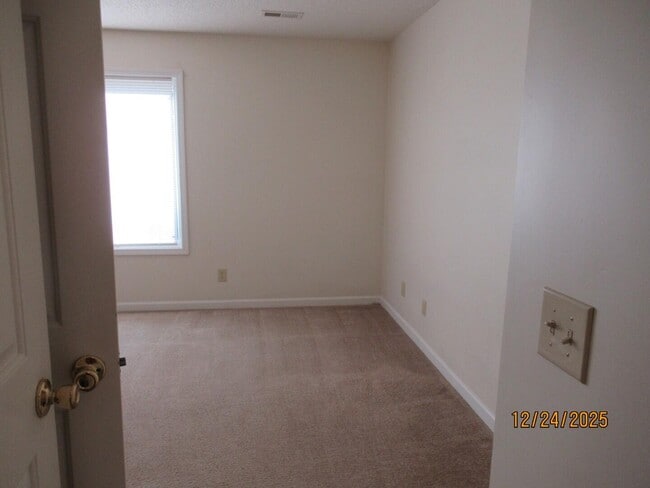 Building Photo - 251 Rast St