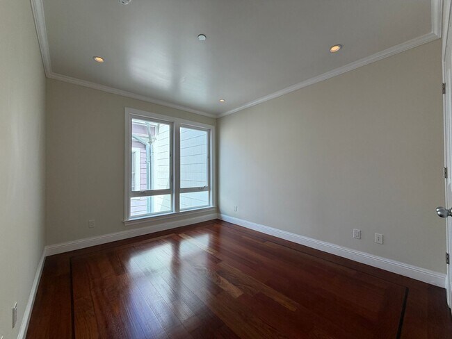 Building Photo - 261B Dolores St