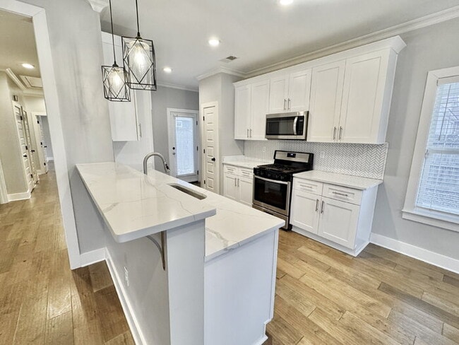 Building Photo - 441 Josephine St