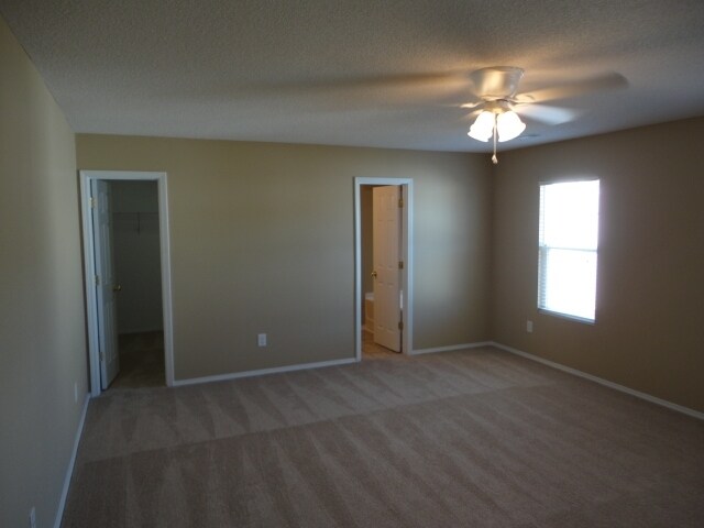 Building Photo - 1009 Gelfield Rd
