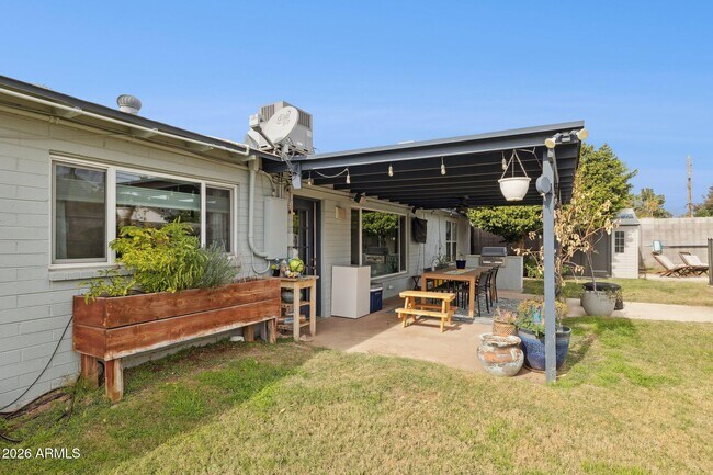 Building Photo - 6721 N 12th Wy